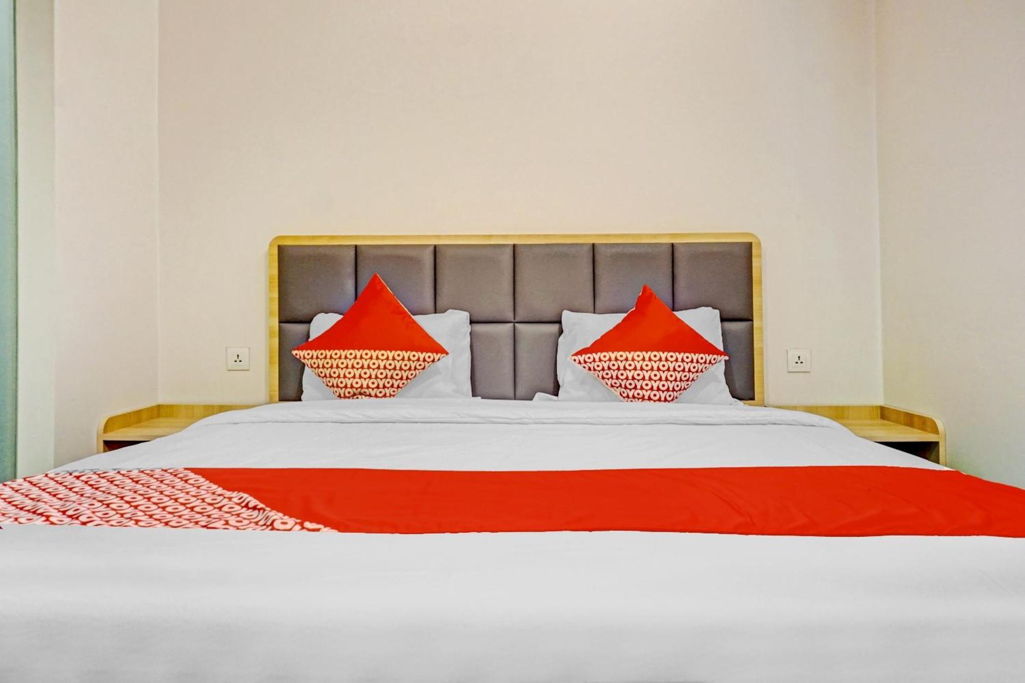 Super Oyo Capital O 90635 Tango Juliet Residence Джакарта Экстерьер фото