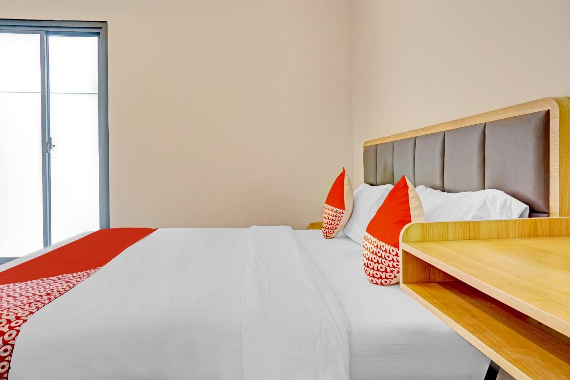 Super Oyo Capital O 90635 Tango Juliet Residence Джакарта Экстерьер фото